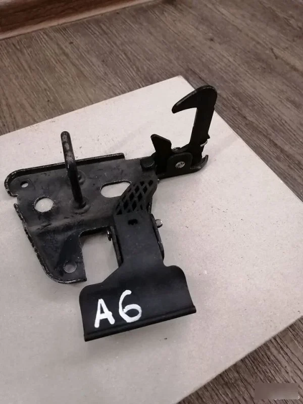 Замок капота Audi A6 C6