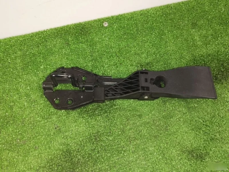 Замок капота Audi A7