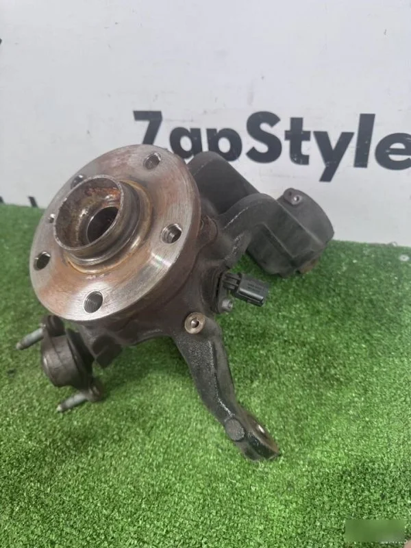 Кулак поворотный Audi Q3