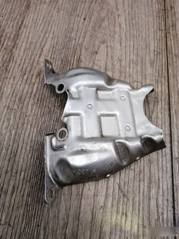 Тепловой экран турбины Audi Q5 8R