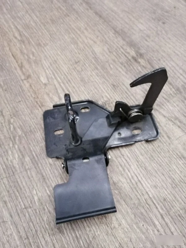 Замок капота Audi Q7 2007-2010 4L