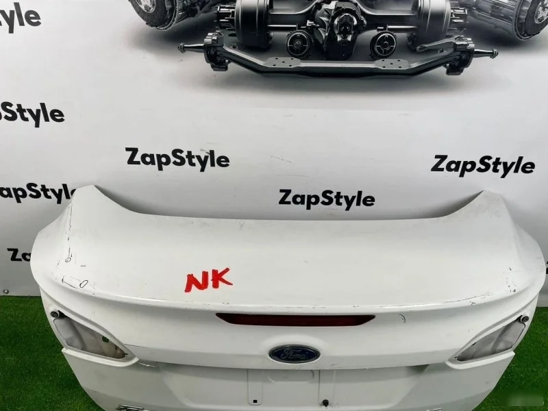 Крышка багажника Ford Focus 3