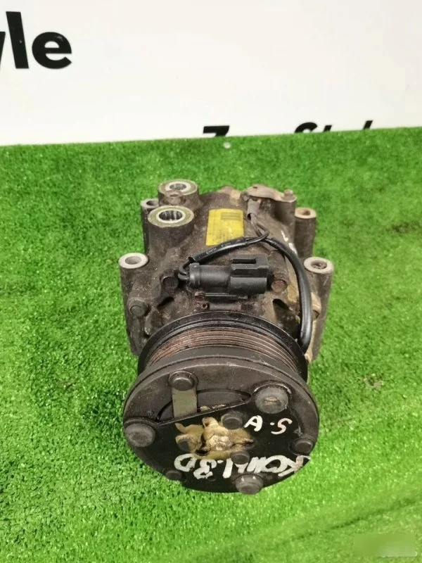 Компрессор кондиционера Ford Connect 2002-2006