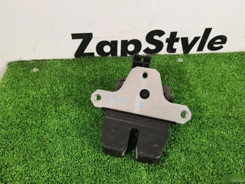 Замок крышки багажника Ford Focus