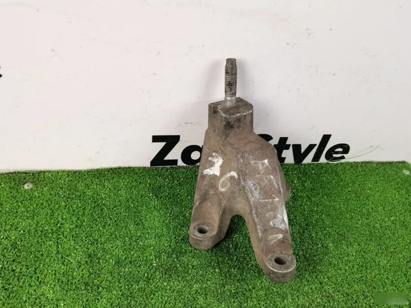 Кронштейн опоры кпп Ford Focus 1