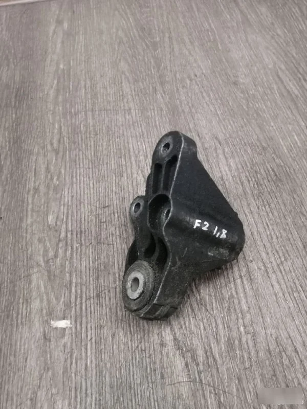 Кронштейн кпп Ford Focus 2