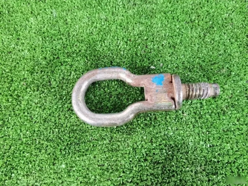 Крюк буксировочный Ford Focus 2