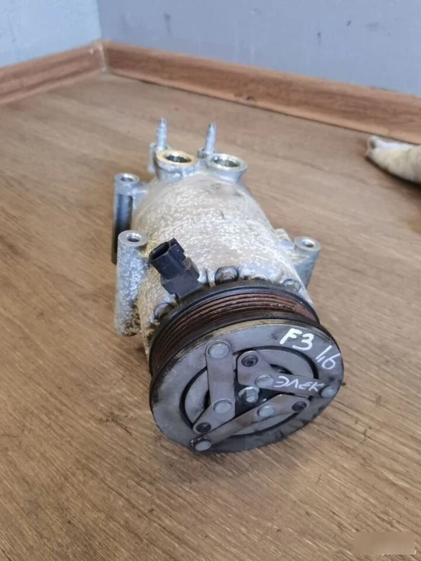 Компрессор кондиционера Ford Focus 3