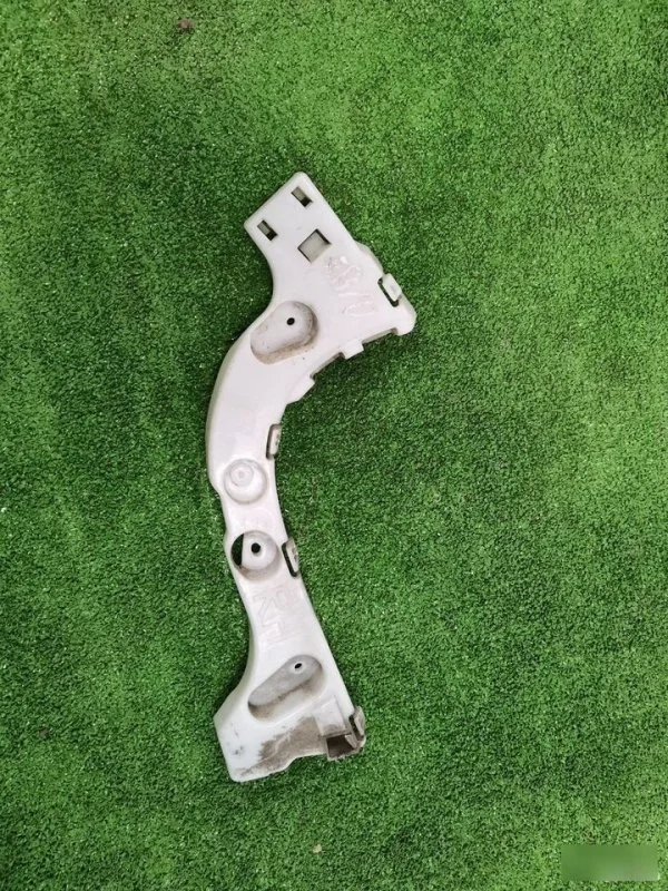 Кронштейн бампера Ford Focus 3