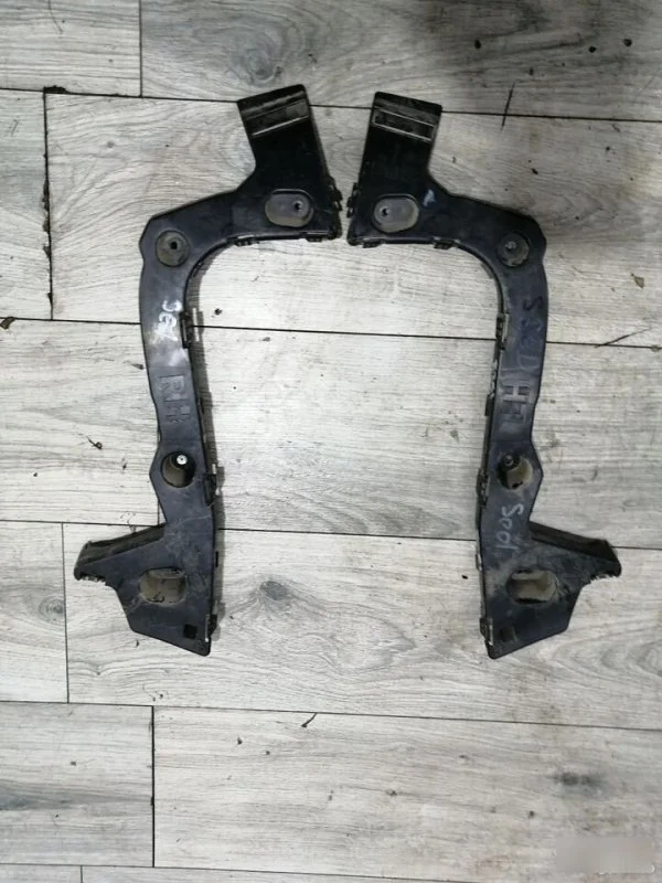 Кронштейн бампера Ford Focus 3