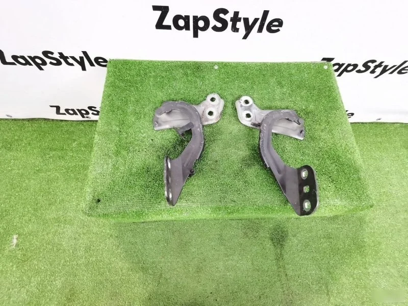 Петля капота Ford Focus 3