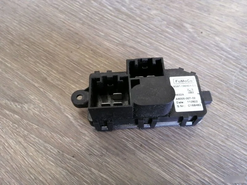 Сопротивление отопителя Ford Focus 3