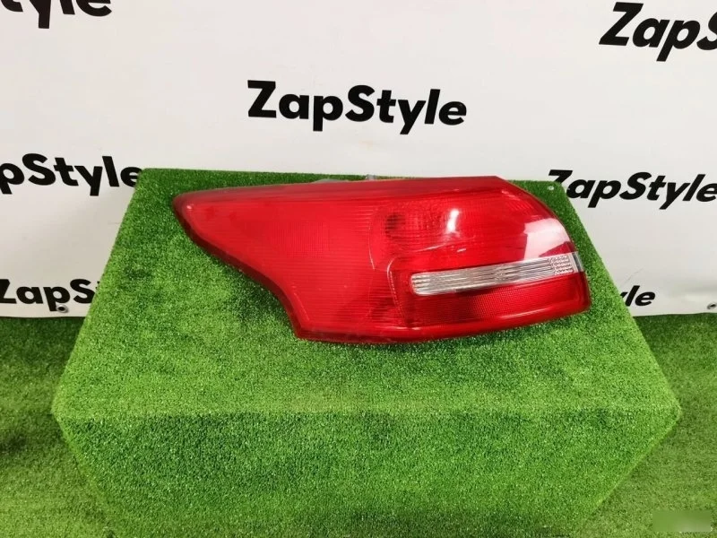 Фонарь Ford Focus 3