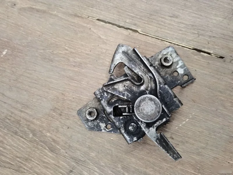 Замок капота Ford Fusion 2001-2012