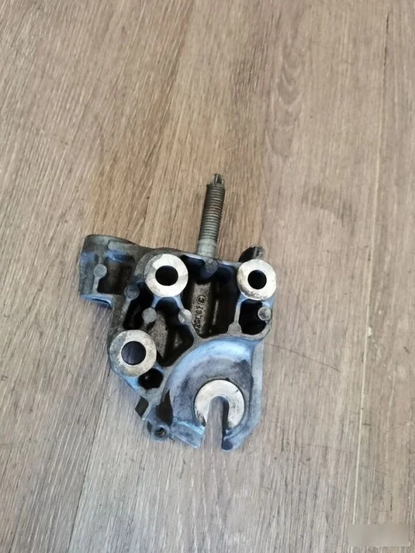 Кронштейн двигателя Ford Galaxy