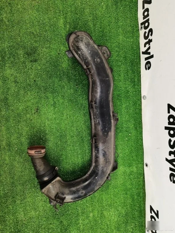 Патрубок интеркулера Ford Kuga