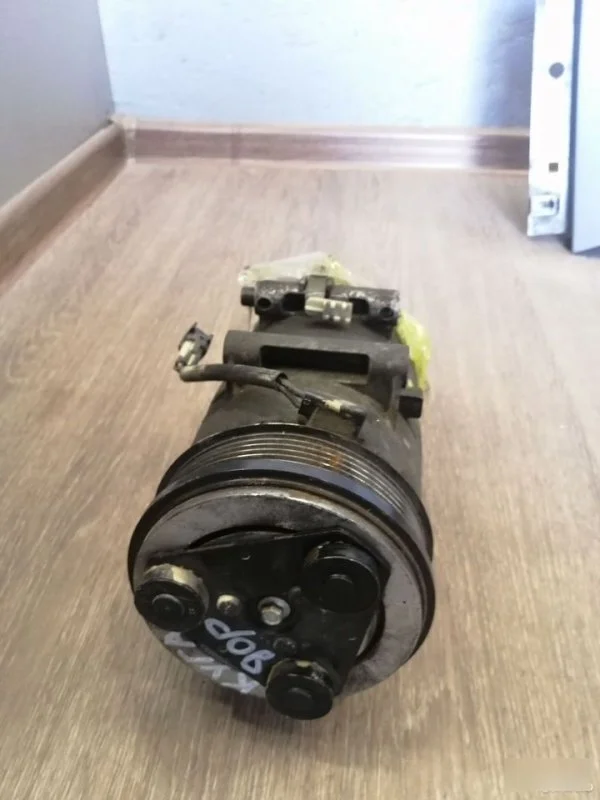Компрессор кондиционера Ford Kuga