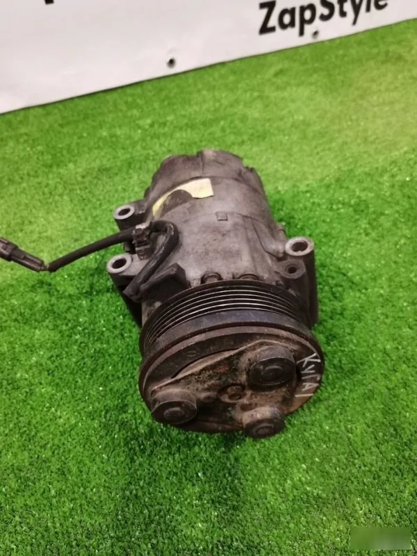 Компрессор кондиционера Ford Kuga 1