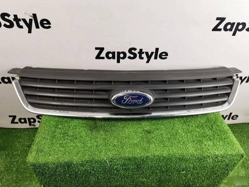 Решетка радиатора Ford Kuga 1