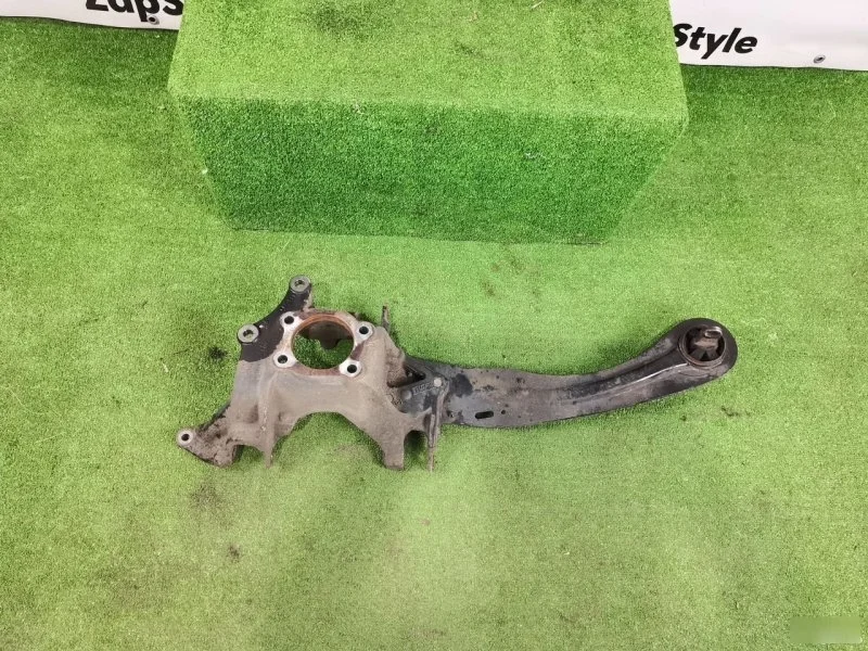 Кулак поворотный Ford Kuga 2