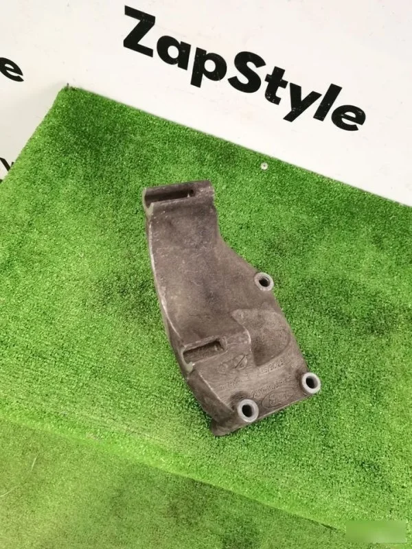 Кронштейн генератора Ford Tourneo Connect 1