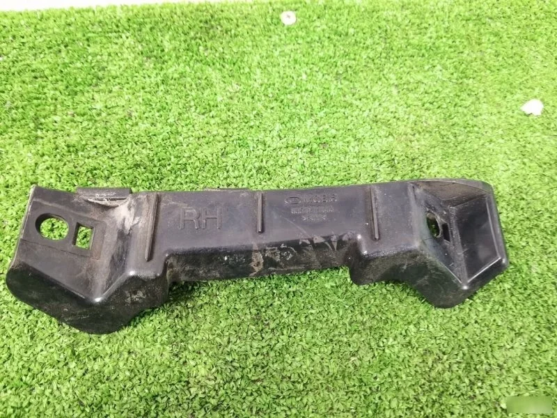 Кронштейн бампера Kia Ceed 1