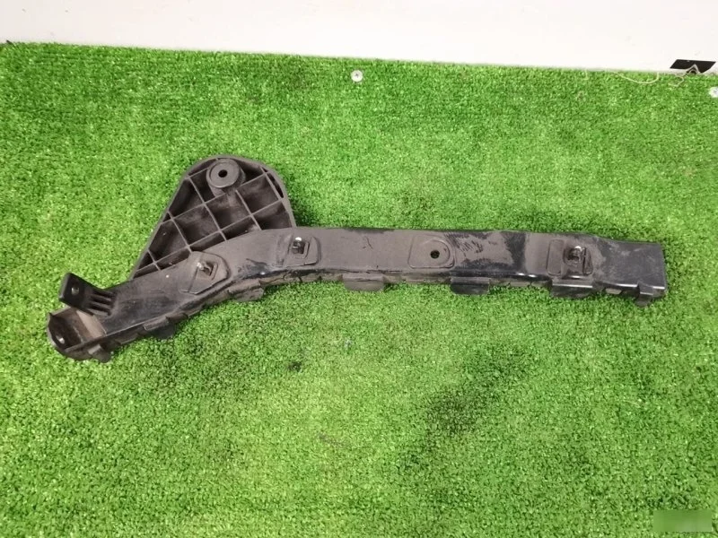 Крепление бампера Kia Ceed