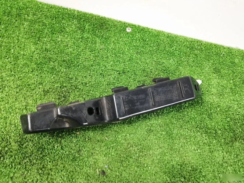 Кронштейн бампера Kia Ceed 1 2010-2012