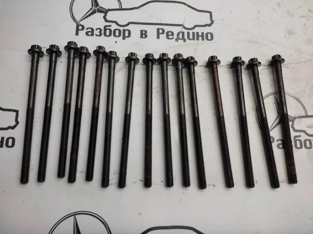 Болт ГБЦ Mercedes-Benz