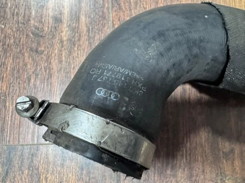 Патрубок интеркулера AUDI A5 8T