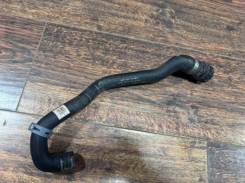 Патрубок системы охлаждения AUDI A5 8T