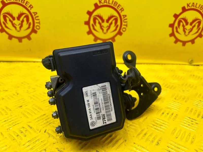 Блок abs Volkswagen Passat 7 2011 3AA614109N B7 2.0 CFFB