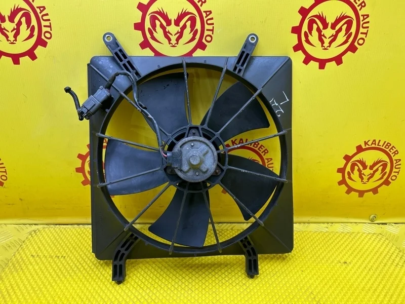 Вентилятор радиатора Honda CR-V 2 2006 19015PNLG01 2.0 K20A4, левый
