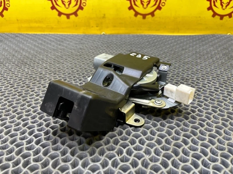 Замок крышки багажника Mazda 6 2009 GS1M62310C GH 2.0 LF