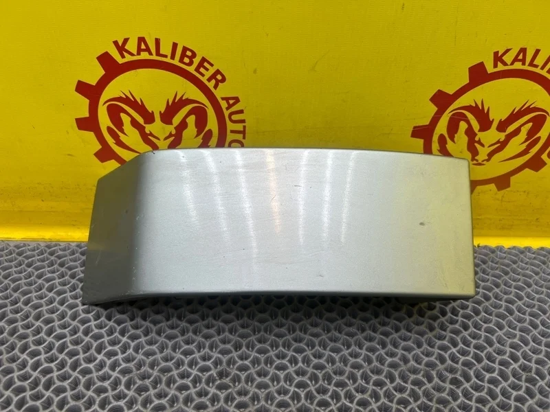 Накладка под фонарь Volvo XC90 2007 39871422 2.4 D5244T4, задняя левая