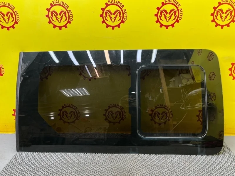 Стекло двери Hyundai Grand Starex/H1 2012 878204H010 2.5 D4CB, заднее правое