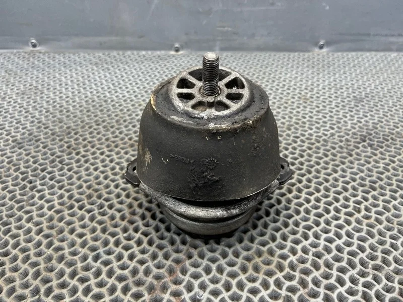 Опора двигателя Volkswagen Touareg 2004 7L6199131C 7LA 2.5 BAC 033884