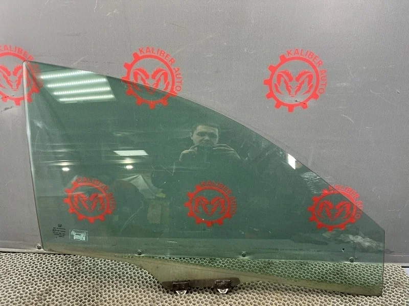 Стекло двери Honda CR-V 3 2008 73300SWYE00 2.0 R20A2, переднее правое