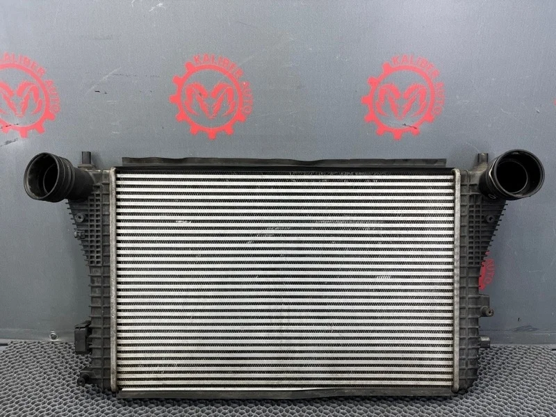 Интеркулер Volkswagen Touran 2009 1K0145803L 1.9 BXF