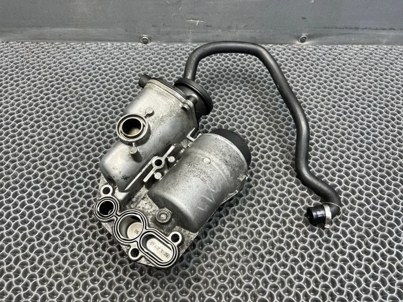 Кронштейн масляного фильтра Volvo XC90 2010 30677920 2.4 D5244T4