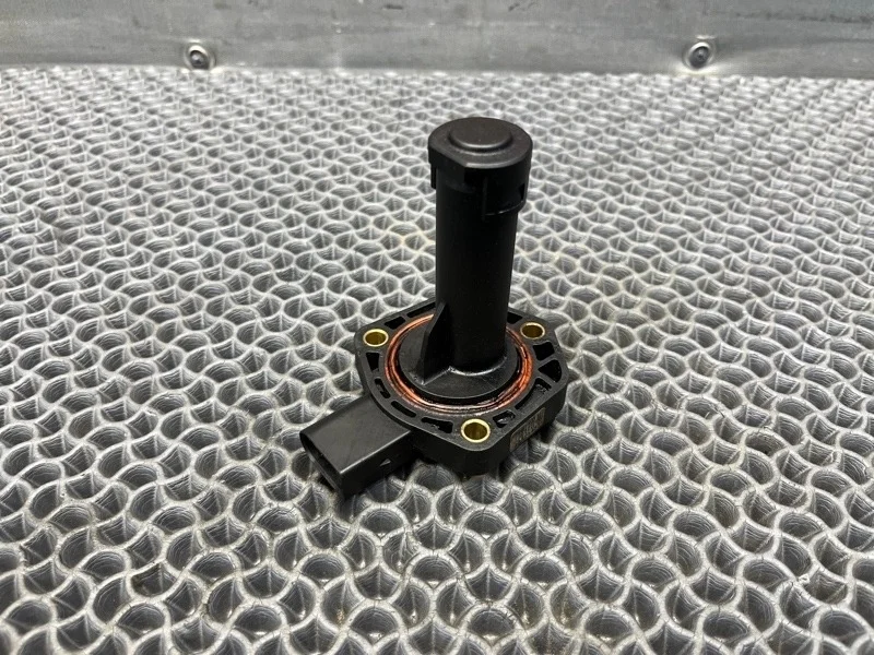 Датчик уровня масла Volvo XC90 2010 30774625 2.4 D5244T4