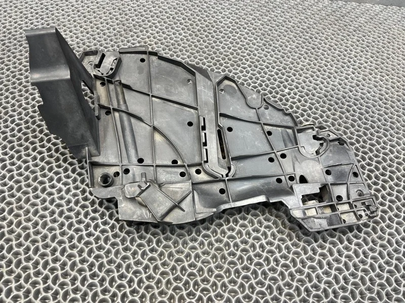 Кронштейн фары Volkswagen Touareg 2007 7L6941292 7L6 3.0 BKS, передний правый