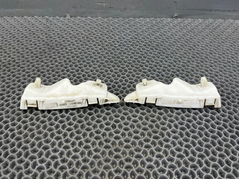 Кронштейн бампера Nissan Qashqai 2007 62222JD000 J10 1.5 K9K, передний