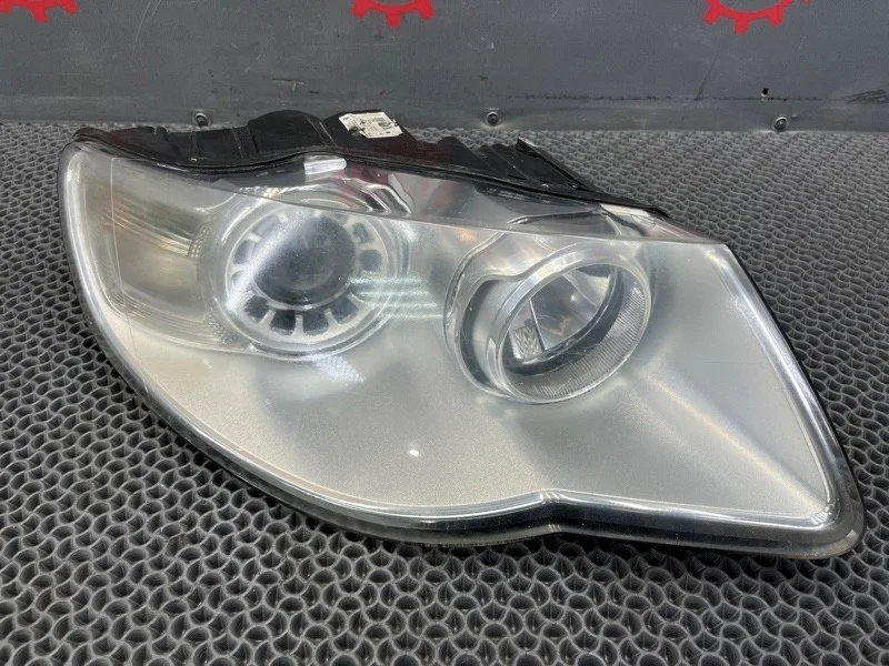 Фара Volkswagen Touareg 2007 7L6941040A 7L6 3.0 BKS, передняя правая