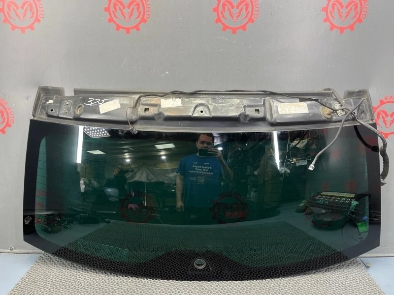 Стекло крышки багажника Volkswagen Touareg 2007 7L6845211BH 7L6 3.0 BKS