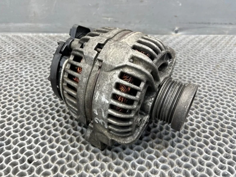 Генератор Volvo XC90 2006 30667787 2.4 D5244T 322802