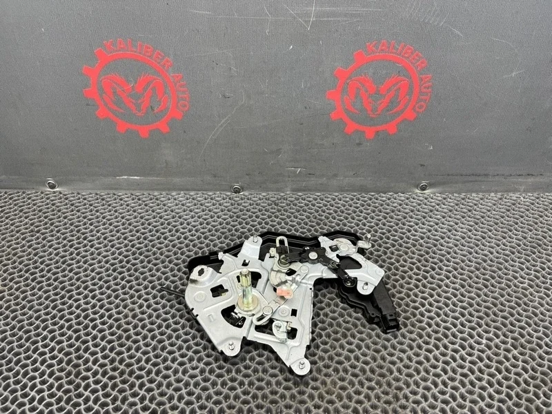 Замок двери Hyundai Grand Starex/H1 2010 814504H050 2.5 D4CB, задний правый