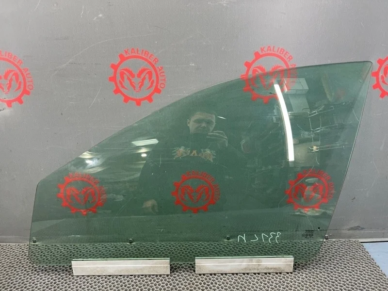 Стекло двери Volvo XC90 2006 31386886 2.4 D5244T, переднее левое