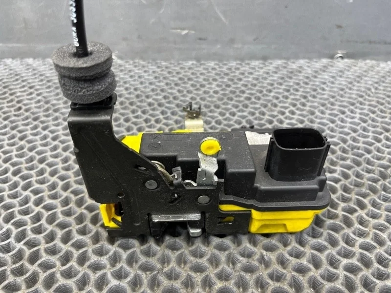 Панель телевизора верхняя Mercedes-Benz