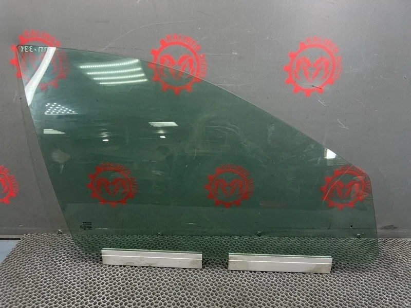 Стекло двери Volvo XC90 2006 31386885 2.4 D5244T, переднее правое